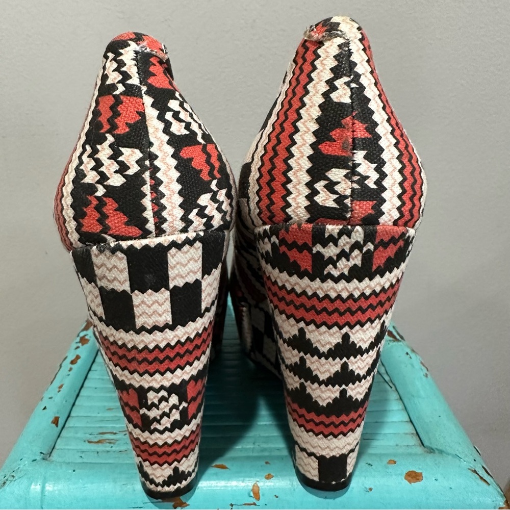 Gianni Bini Aztec Pattern Wedge Platform Shoes Size 6 - Picture 5 of 16